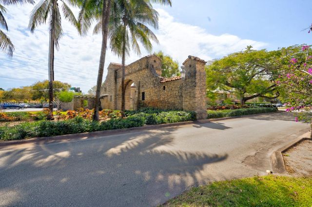 1 Alhambra Cir 601, Coral Gables, FL 33134