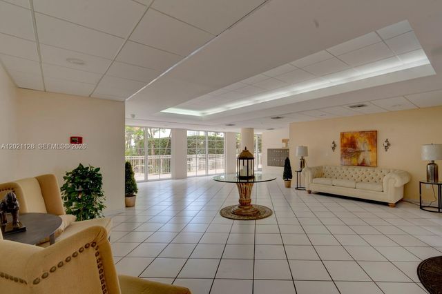 1 Alhambra Cir 601, Coral Gables, FL 33134