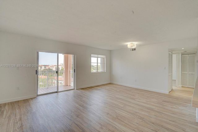 1 Alhambra Cir 601, Coral Gables, FL 33134