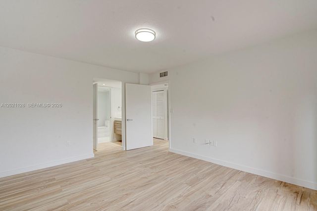 1 Alhambra Cir 601, Coral Gables, FL 33134