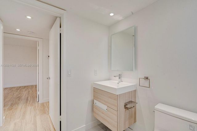 1 Alhambra Cir 601, Coral Gables, FL 33134