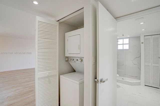 1 Alhambra Cir 601, Coral Gables, FL 33134