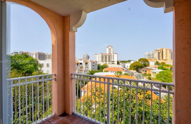 1 Alhambra Cir 601, Coral Gables, FL 33134