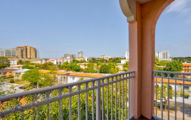 1 Alhambra Cir 601, Coral Gables, FL 33134