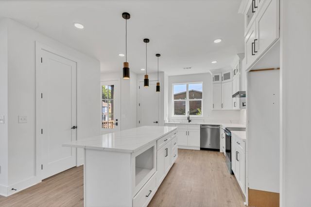 2146 18th Ave, N, Nashville, TN 37208