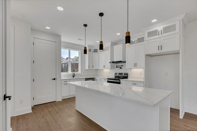 2146 18th Ave, N, Nashville, TN 37208