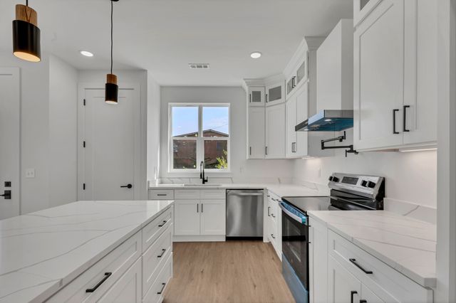 2146 18th Ave, N, Nashville, TN 37208