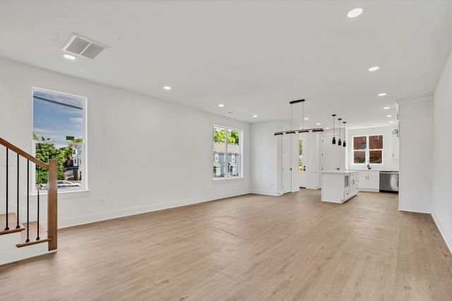 2146 18th Ave, N, Nashville, TN 37208