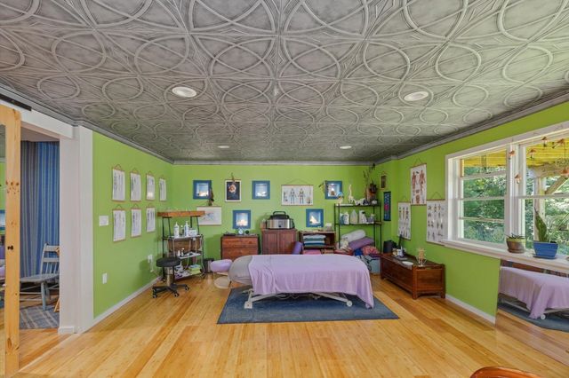 73 Forest Road, Hancock, NH 03449