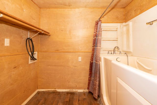 1015 Old Fall Creek Road, Monticello, KY 42633