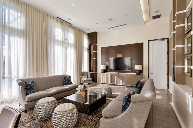 1820 Peachtree NW Road 402, Atlanta, GA 30309