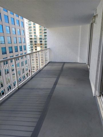 1200 N Brickell Bay Dr 1918, Miami, FL 33131