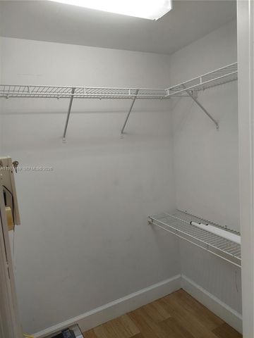 1200 N Brickell Bay Dr 1918, Miami, FL 33131