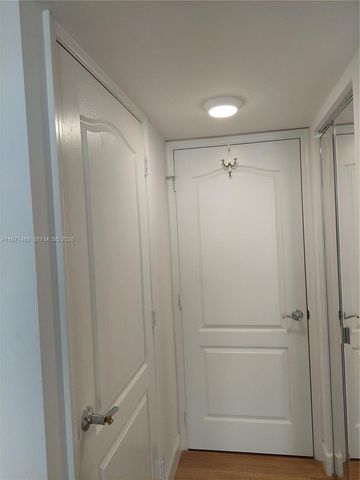 1200 N Brickell Bay Dr 1918, Miami, FL 33131