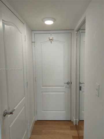 1200 N Brickell Bay Dr 1918, Miami, FL 33131