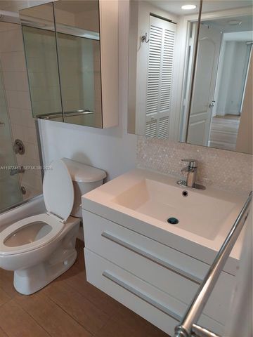 1200 N Brickell Bay Dr 1918, Miami, FL 33131