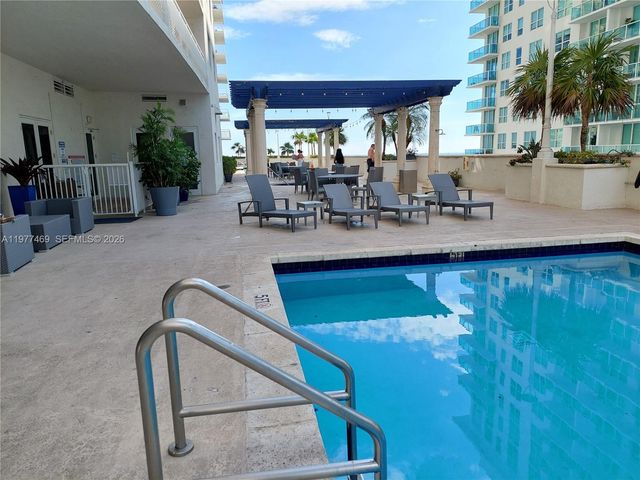 1200 N Brickell Bay Dr 1918, Miami, FL 33131