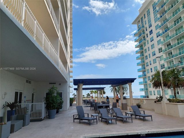 1200 N Brickell Bay Dr 1918, Miami, FL 33131