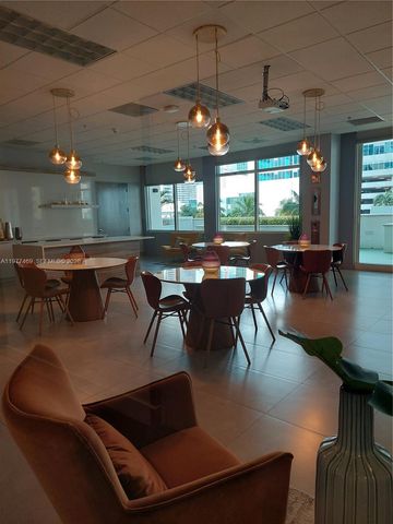 1200 N Brickell Bay Dr 1918, Miami, FL 33131