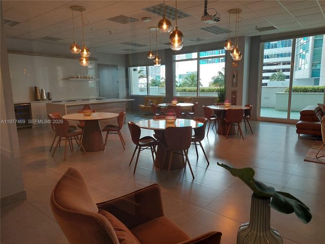 1200 N Brickell Bay Dr 1918, Miami, FL 33131