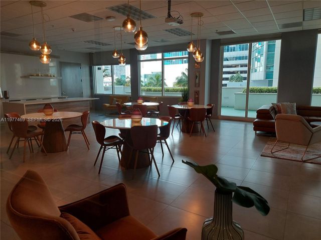 1200 N Brickell Bay Dr 1918, Miami, FL 33131