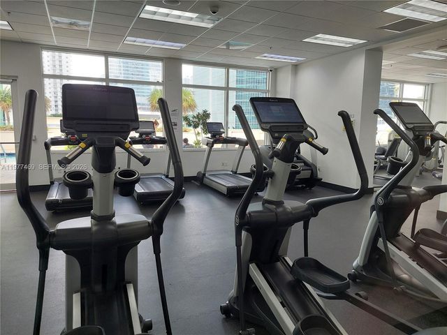 1200 N Brickell Bay Dr 1918, Miami, FL 33131