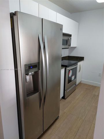 1200 N Brickell Bay Dr 1918, Miami, FL 33131