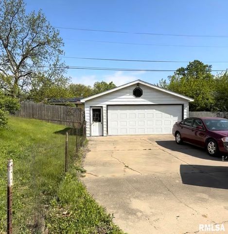 3013 W WESTPORT Road, Peoria, IL 61615