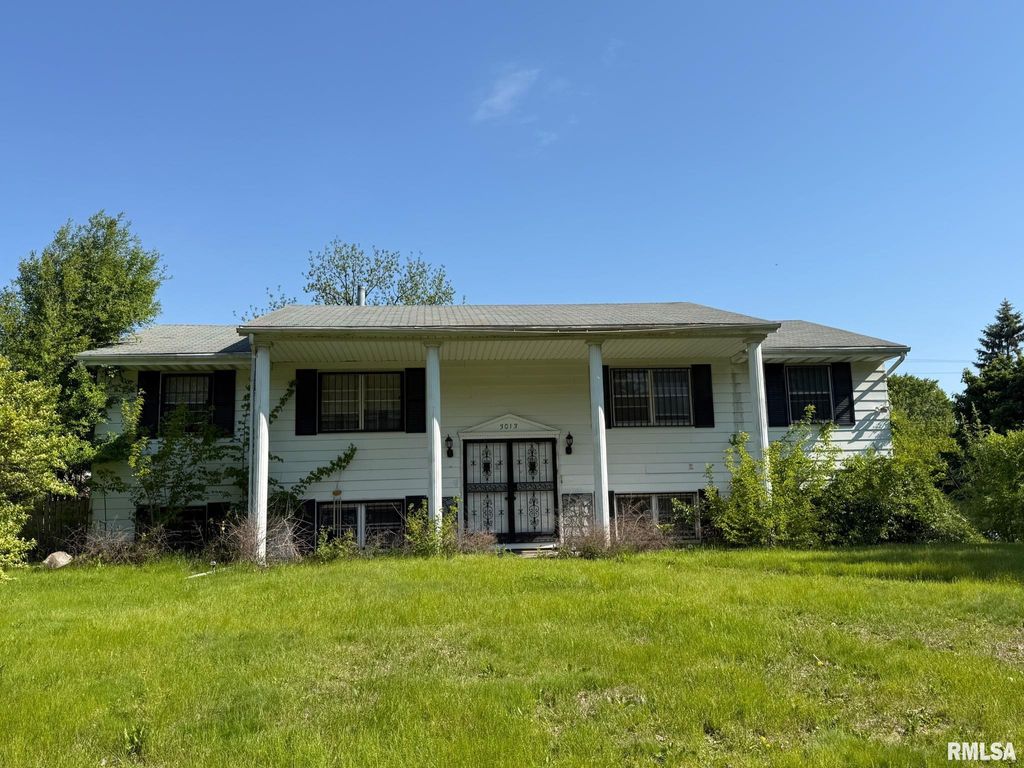 3013 W WESTPORT Road, Peoria, IL 61615