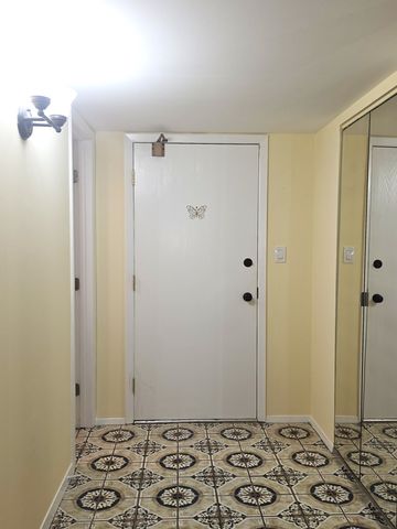 350 Plum Creek Drive 406, Wheeling, IL 60090