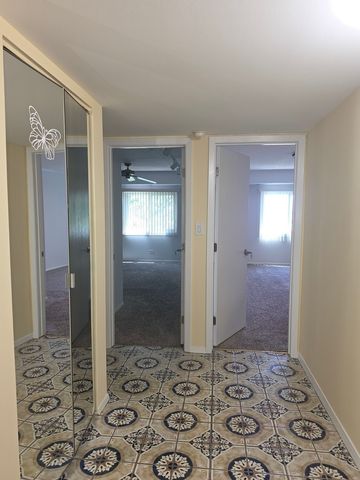 350 Plum Creek Drive 406, Wheeling, IL 60090
