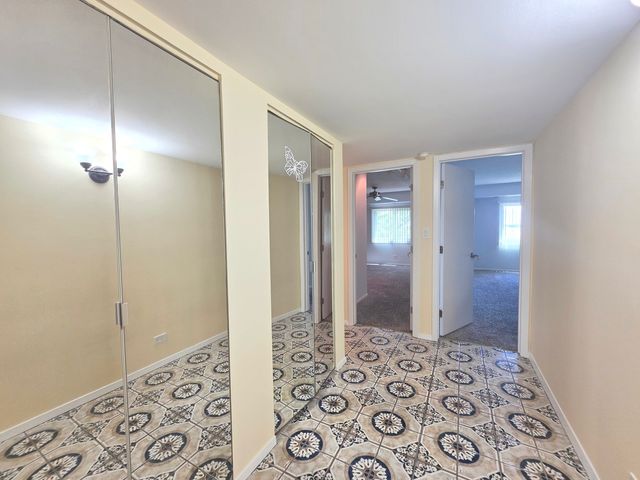 350 Plum Creek Drive 406, Wheeling, IL 60090