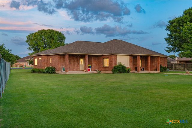 170 Castle Breeze Drive, Seguin, TX 78155