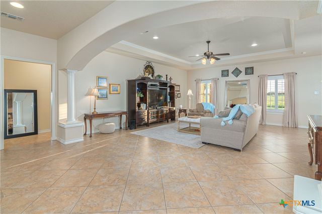 170 Castle Breeze Drive, Seguin, TX 78155