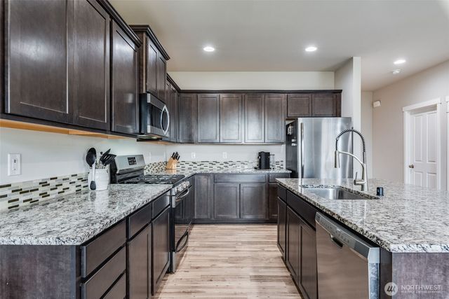 18806 106th Avenue Ct E, Puyallup, WA 98374