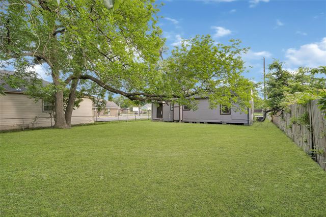 7526 Bywood Street, Houston, TX 77028