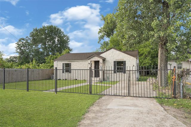 7526 Bywood Street, Houston, TX 77028