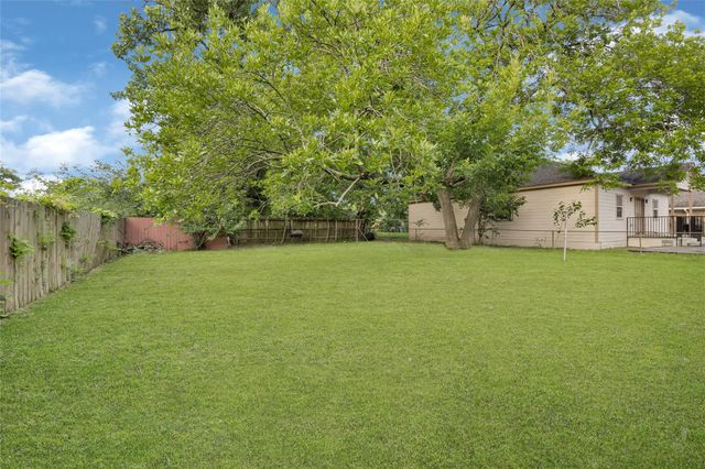 7526 Bywood Street, Houston, TX 77028