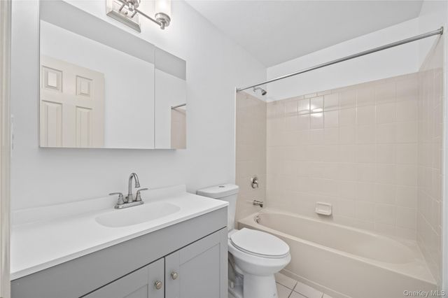 123 Heron Lane 454, Bronx, NY 10473