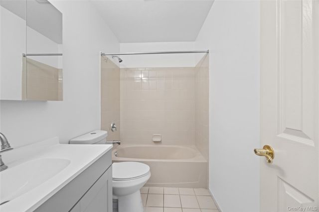 123 Heron Lane 454, Bronx, NY 10473