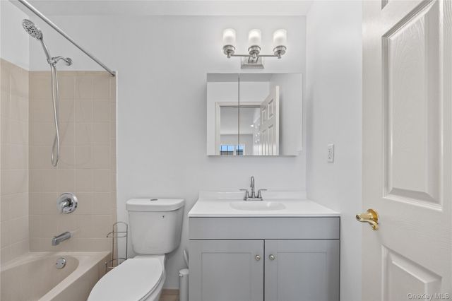 123 Heron Lane 454, Bronx, NY 10473