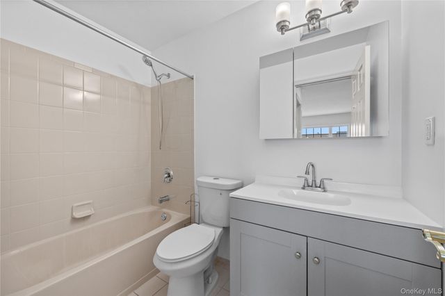 123 Heron Lane 454, Bronx, NY 10473