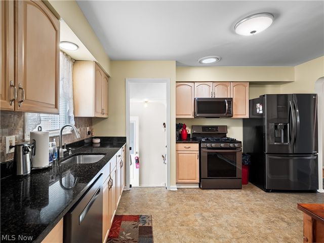 12305 Eastwood Boulevard, Garfield Heights, OH 44125