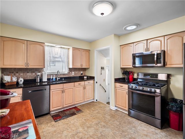12305 Eastwood Boulevard, Garfield Heights, OH 44125