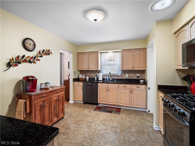 12305 Eastwood Boulevard, Garfield Heights, OH 44125