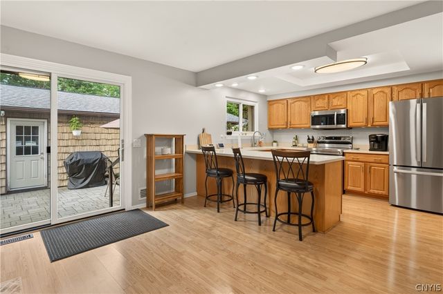 149 New Wickham Dr, Penfield, NY 14526