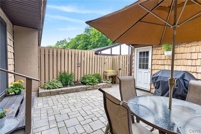 149 New Wickham Dr, Penfield, NY 14526