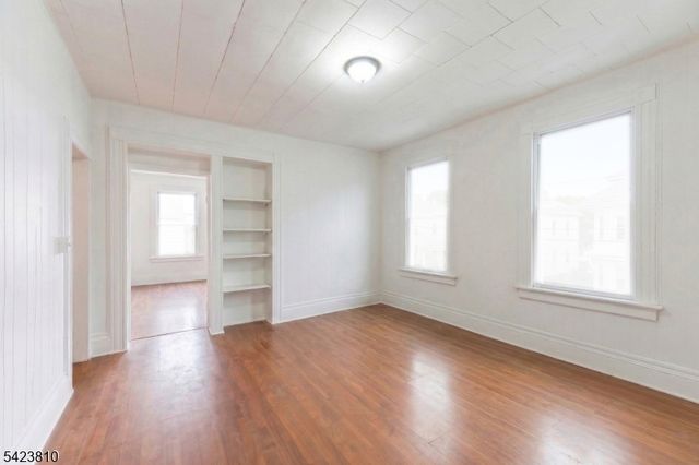 76 N 4Th St, Paterson City, NJ 07522
