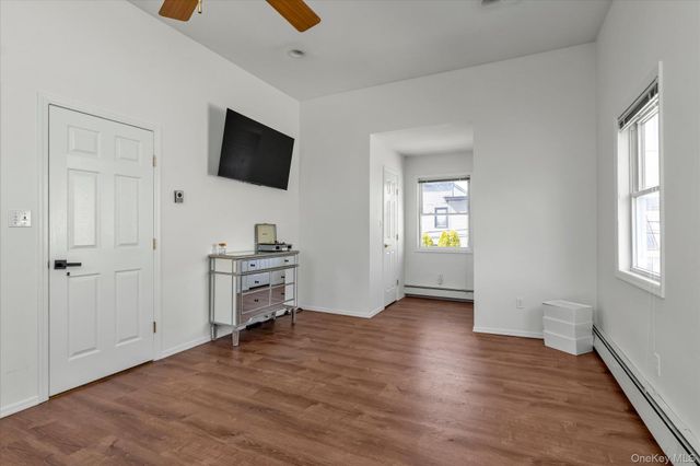 32 Return Lane, Levittown, NY 11756