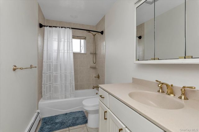 32 Return Lane, Levittown, NY 11756